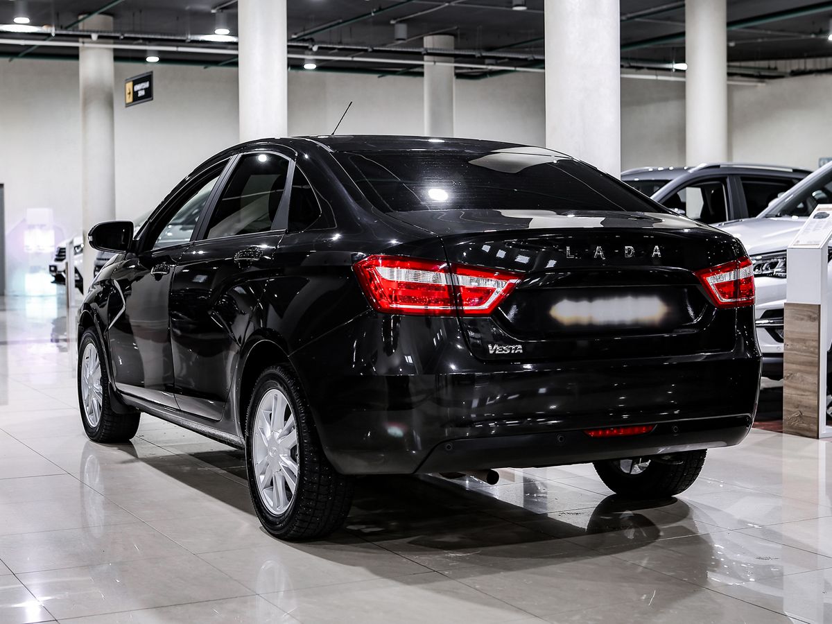 Купить Vesta с пробегом